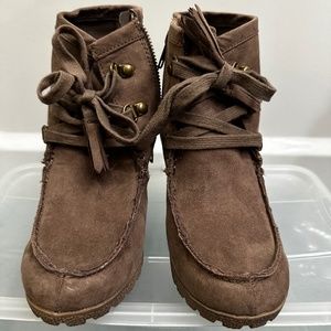 Lace-Up, Wedged Ankle Bootie - Brown Suede